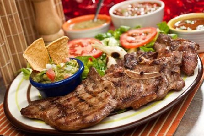 Qui connaît un bon traiteur pour mon mariage ambiance latino, argentin plus précisément, qui aura lieu en septembre 2016 ? Je parle de l'ambiance pour avoir un repas aux goûts qui rappellent l'Amérique du sud bien sûr. Avec-vous LA bonne adresse qui me permettra de réaliser ce rêve ?