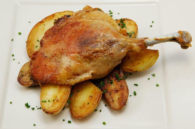 Qui connaît LE meilleur endroit pour manger une bonne cuisse de canard confit ?