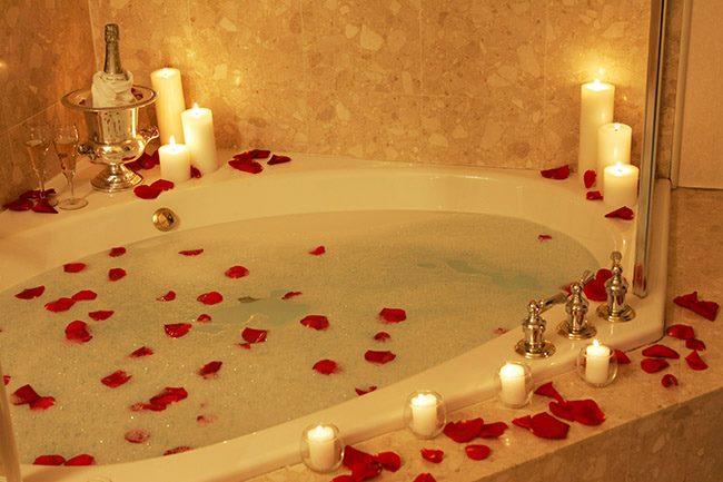 Qui connaît une chambre d'hôte ou hôtel avec jacuzzi privé sur Toulouse, voire 100km aux alentours si c'est vraiment super ?