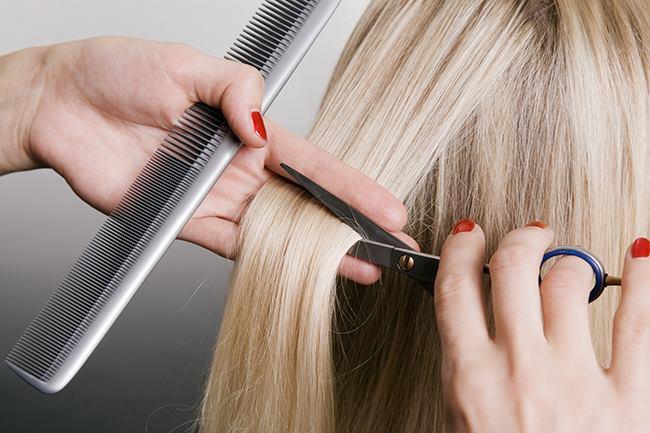 Qui connaît un excellent coiffeur sur Toulouse qui fait tout au ciseau pour une coupe effilée exceptionnelle ?