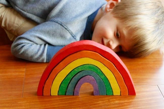 Qui connaît un joli magasin de jouets pour enfants avec jeux en bois, ou en carton écolo ? Qui changent un peu des jouets habituels !