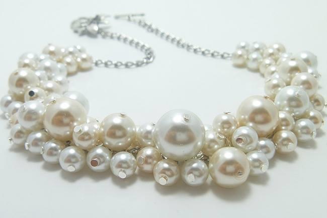 Qui connaît un bon bijoutier faisant du travail sur mesure ? Je souhaiterais faire remplacer une perle de culture perdue d'un de mes bracelets.