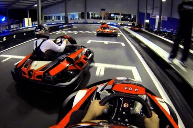 Qui connaît un endroit sympa à Toulouse ou alentours (1h maximum de route) où faire du karting indoor ? C'est pour une sortie avec un groupe de 12 personnes !