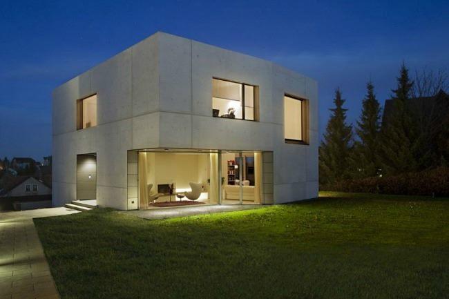 Qui peut me conseiller un architecte COMPETENT pour réaliser un projet d'habitation à la fois basse énergie et hyper contemporain ? Merci pour votre aide précieuse...