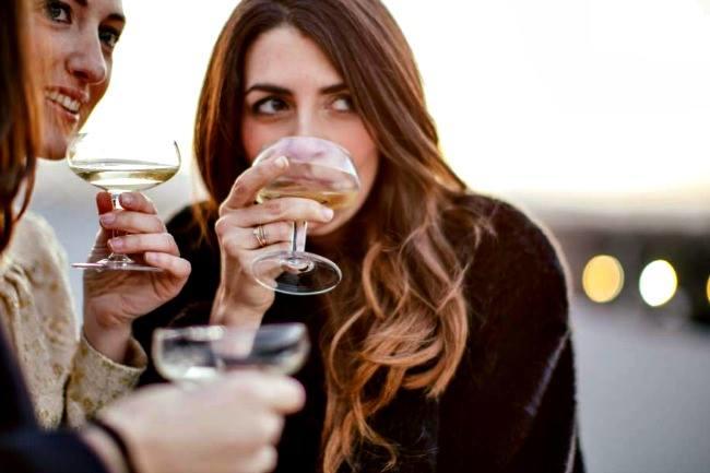 Qui connaît un coiffeur à Toulouse spécialisé ou alors vraiment expert dans le dye and tie ? Quelqu'un de rassurant et qui explique bien ce qu'il fait !