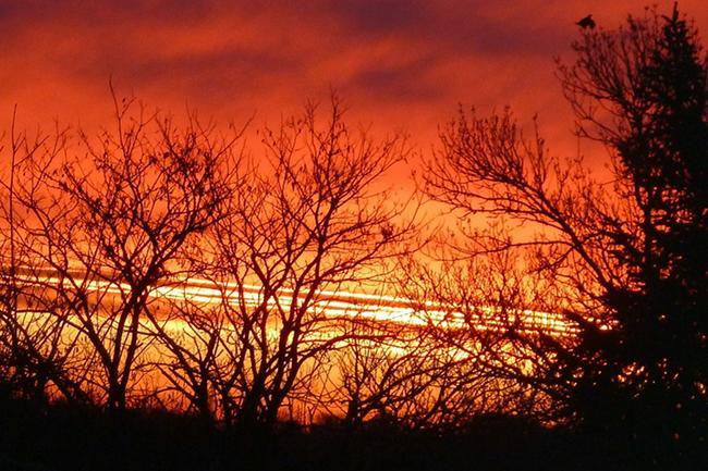 Qui connaît un endroit calme d'où on peut observer le lever du soleil ?