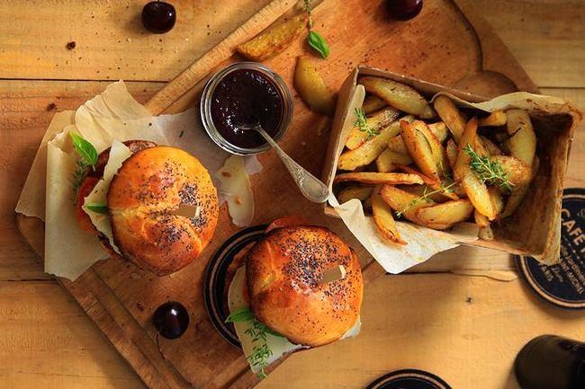 Qui connait LE meilleur restaurant pour manger un bon hamburger fait avec amour ?