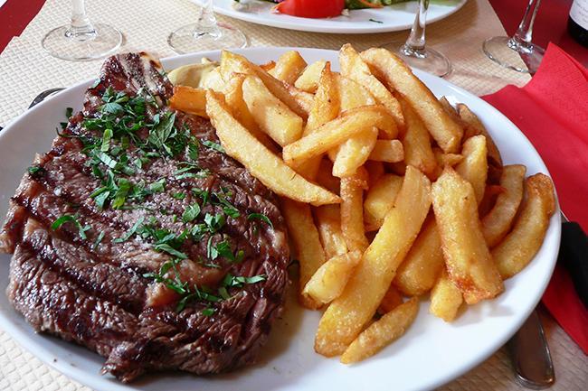 Qui connaît un restaurant où l'on peut manger une EXCELLENTE côte de boeuf ?