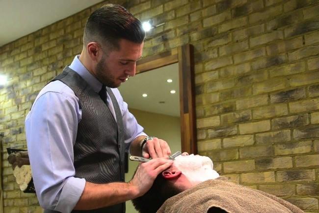 Qui connaît un BON barbier à l'ancienne à Valenciennes ? Compétent et efficace !