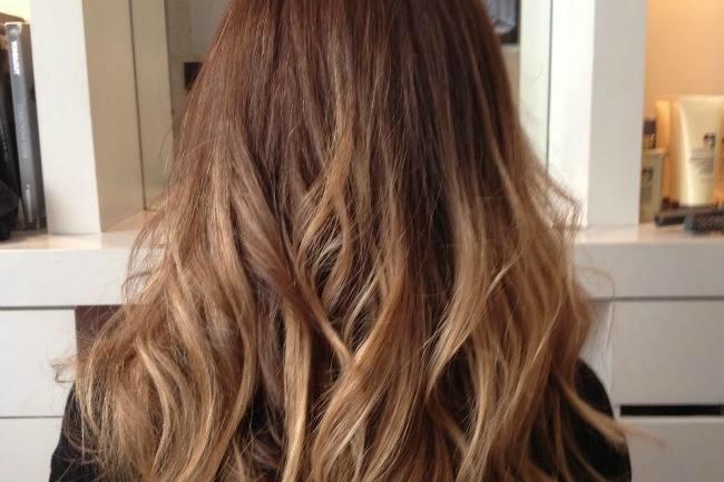 Qui connaît un bon coiffeur sur Valenciennes pour réaliser une BELLE coloration naturelle ?